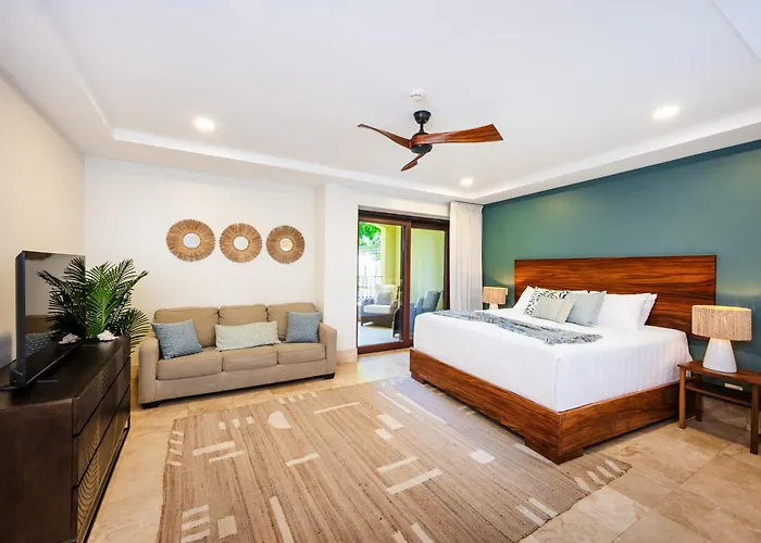 Oceanfront -pool, Hot Tub, Private Deck &bbq